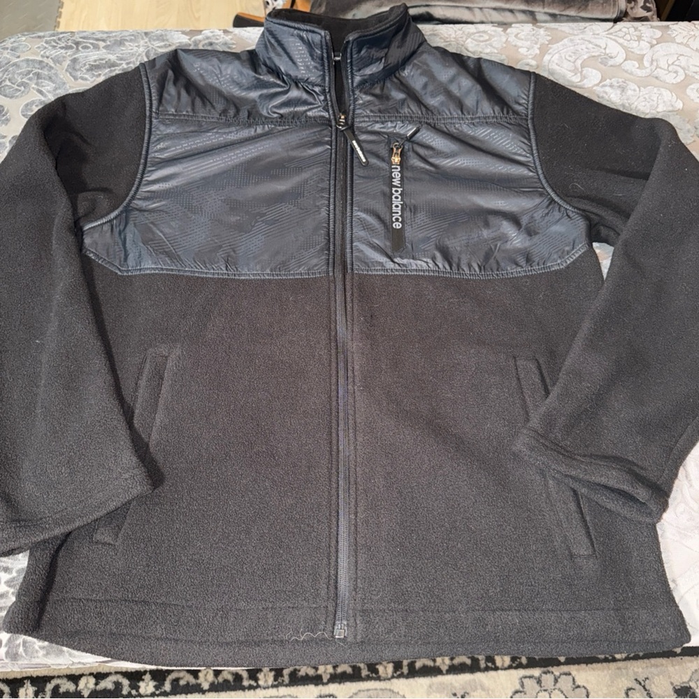 New Balance Men's warm black full zip fleece cold weather Jacket sz Medium